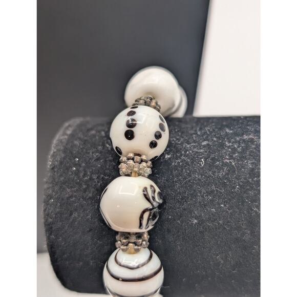 Halloween Spiders Ghouls & Candy Corn Bracelet & Earrings - Picture 2 of 7